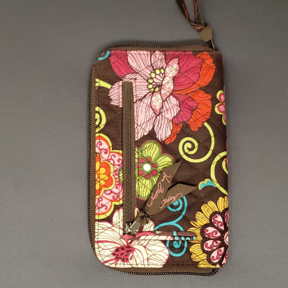 Vera Bradley zip around wallet